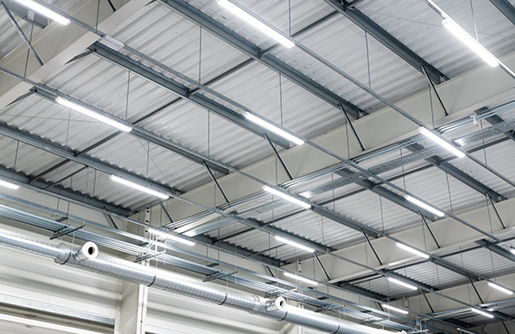 LED-Röhren im Werkstattbetrieb / Produktionsbetrieb von Energys